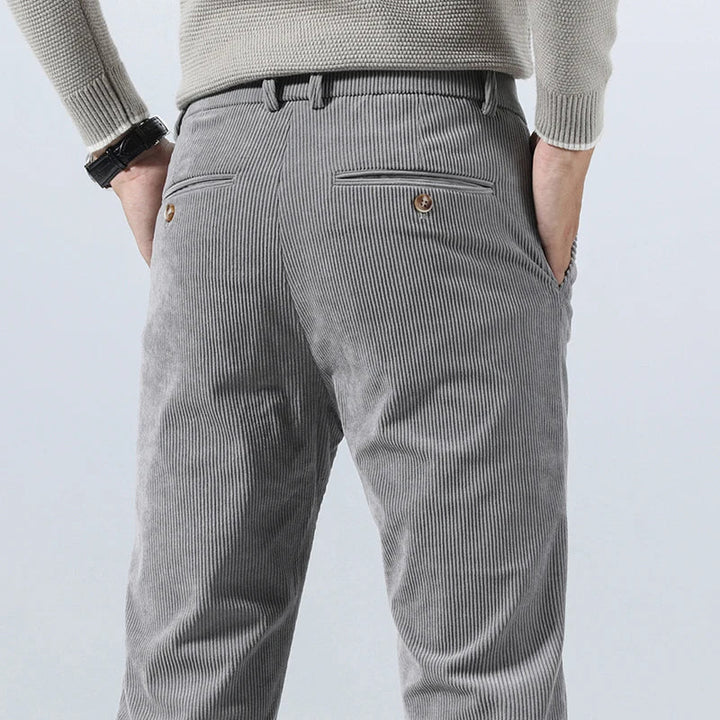 Herren-Cordhose mit Bundfalten und Seitentaschen – Corvin
