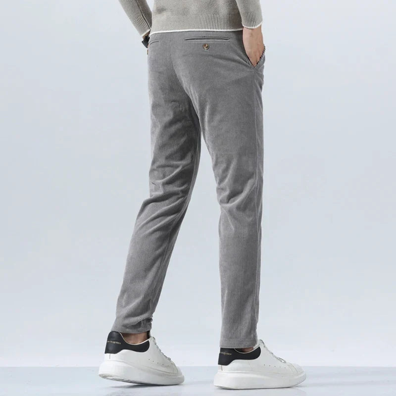 Herren-Cordhose mit Bundfalten und Seitentaschen – Corvin