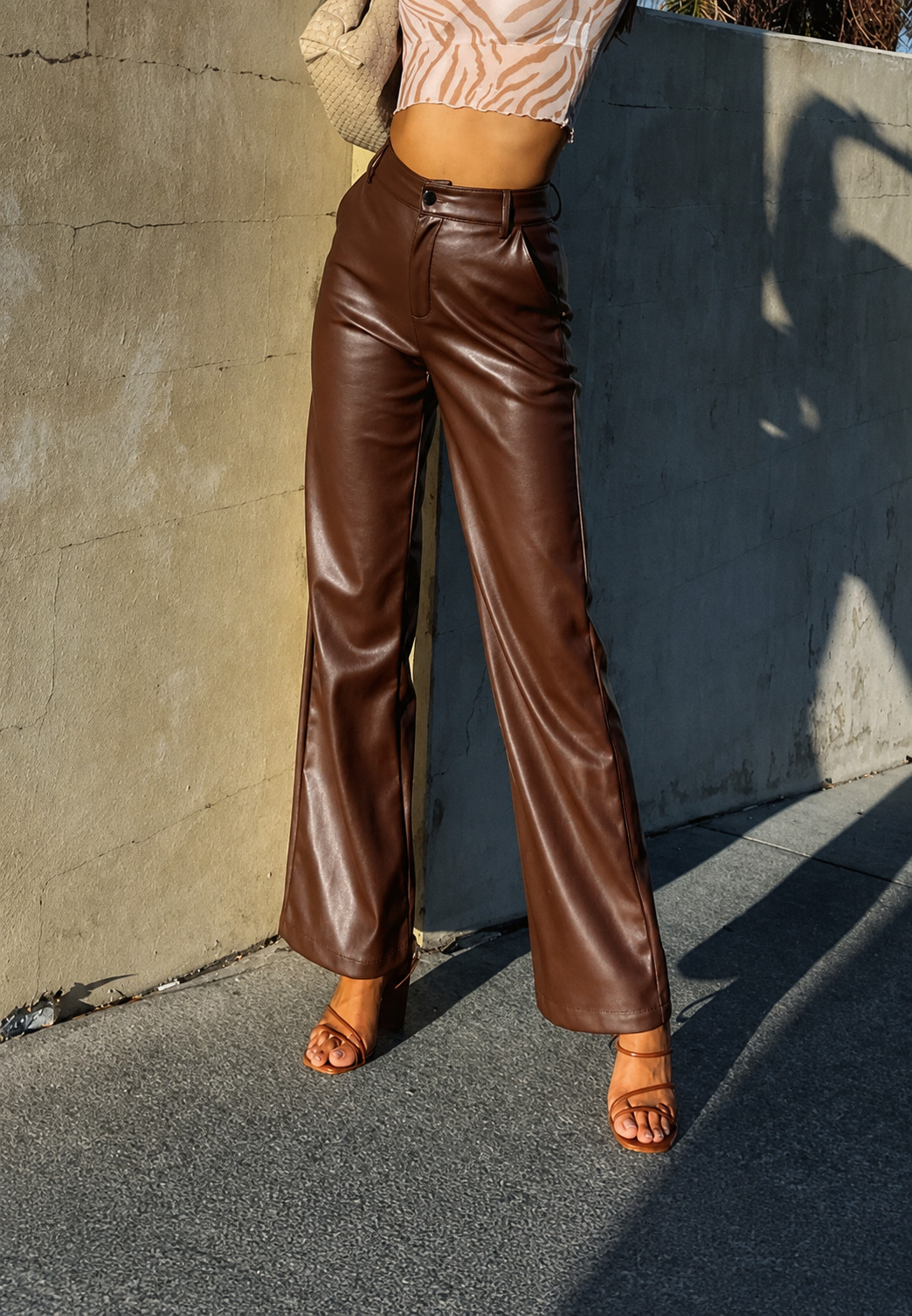 Damenhose in Lederoptik, gerader Schnitt, hoher Bund – Amandine