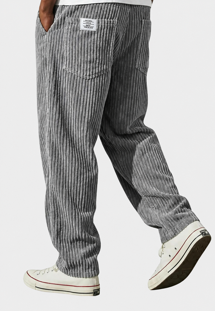 Herren-Cordhose in lockerer Passform mit Taschen – Bastian