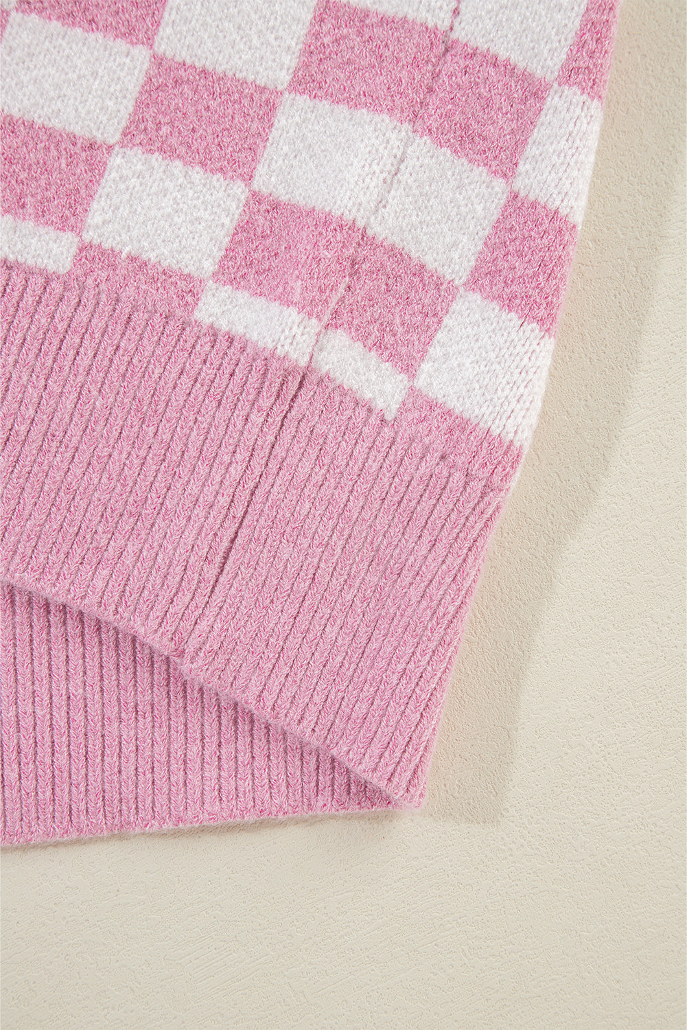 Aude - Karierter V-Ausschnitt Pullover mit Knöpfen und hängenden Schultern