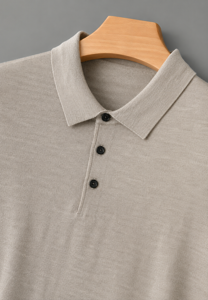 Herren-Polohemd mit langen Ärmeln, feinem Strick und geknöpftem Kragen – Aksel