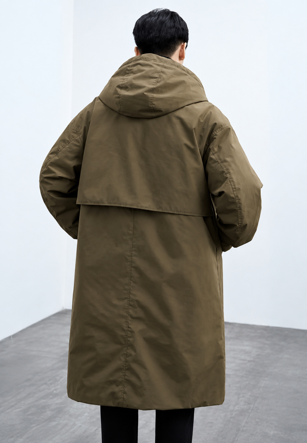 Langer Herren-Trenchcoat mit Kapuze, Reißverschluss und verstellbaren Ärmelbündchen - Corvin