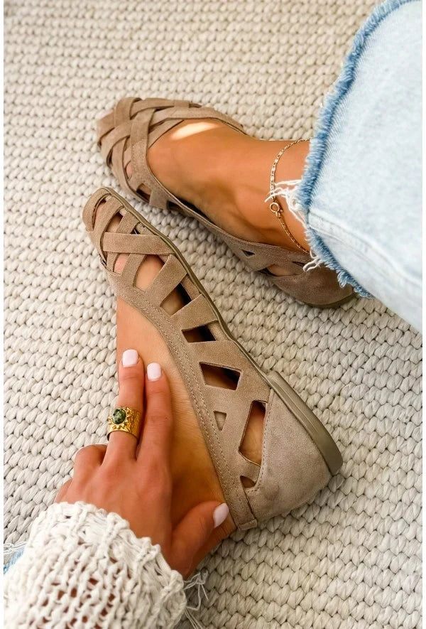 Flache orthopädische Damensandalen mit ineinander verschlungenen Riemen – Anke